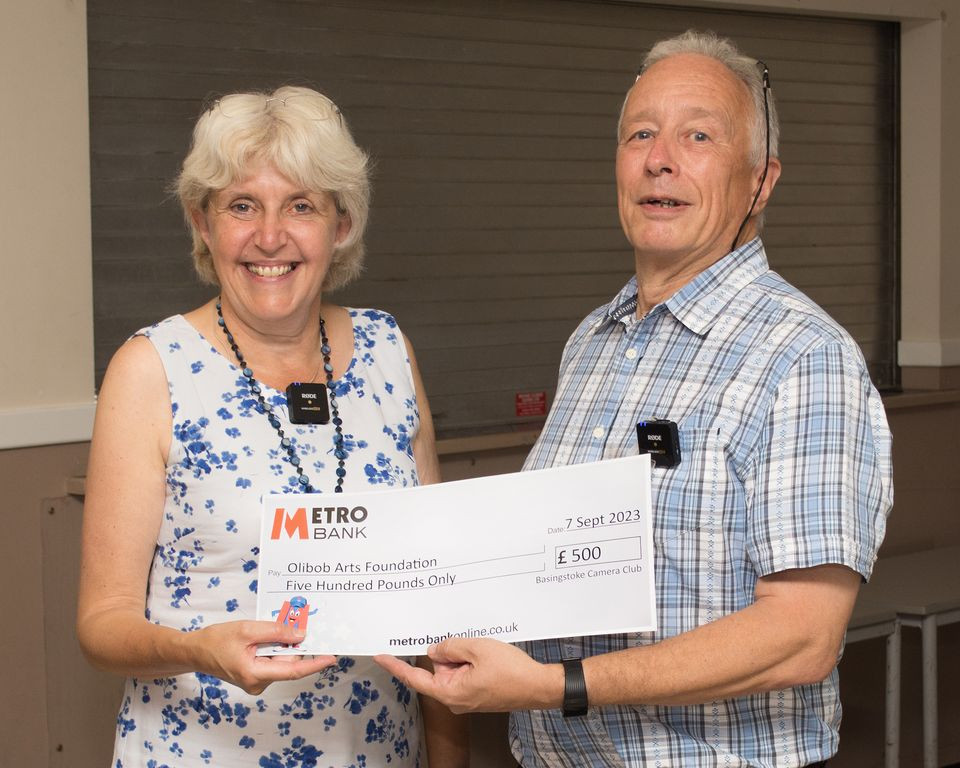 Basingstoke Camera Club makes £500 Donation